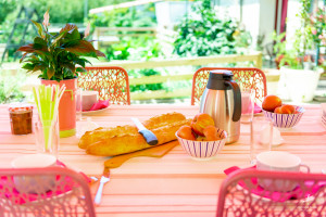 Petits déjeuners copieux et conviviaux Petit déjeuner
